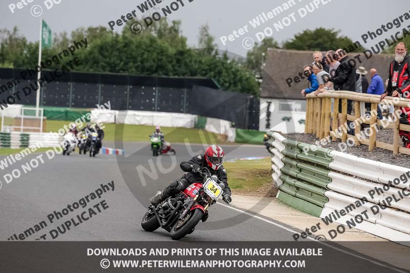 Vintage motorcycle club;eventdigitalimages;mallory park;mallory park trackday photographs;no limits trackdays;peter wileman photography;trackday digital images;trackday photos;vmcc festival 1000 bikes photographs